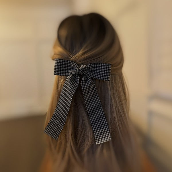 Precious Scallop Edged Bow Hair Clip Set Of 2