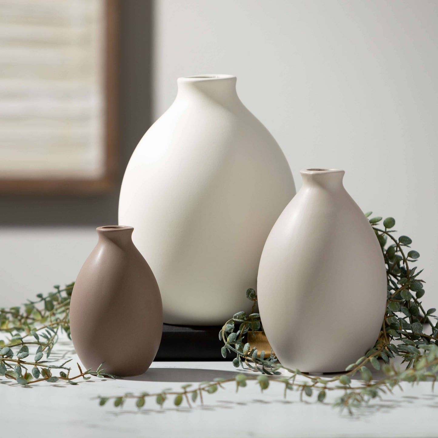 MATTE TEARDROP VASE