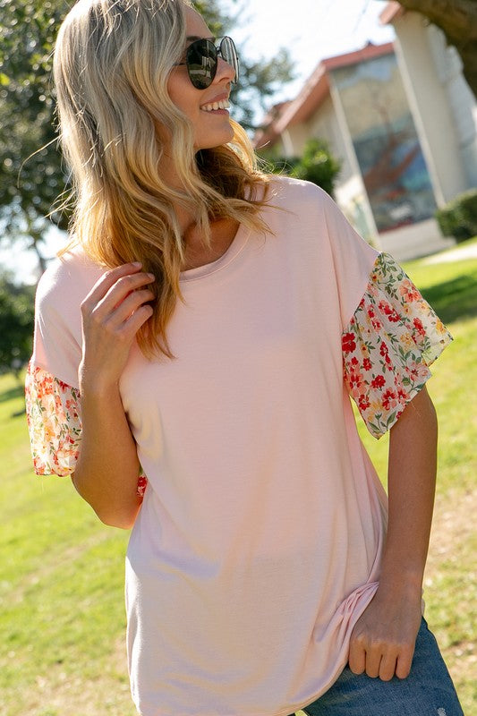 PLUS SOLID DIZZY FLORAL MIXED TOP