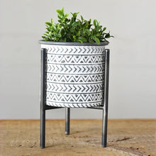 Load image into Gallery viewer, Moden Tin Planter
