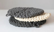 Load image into Gallery viewer, Round Cotton Crochet Pot Holder
